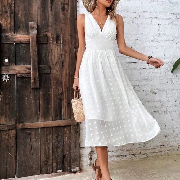 Boho Elegant Classic Swiss Dot Ruched Bust V-neck Sleeveless Dress White - Picture 3 of 5